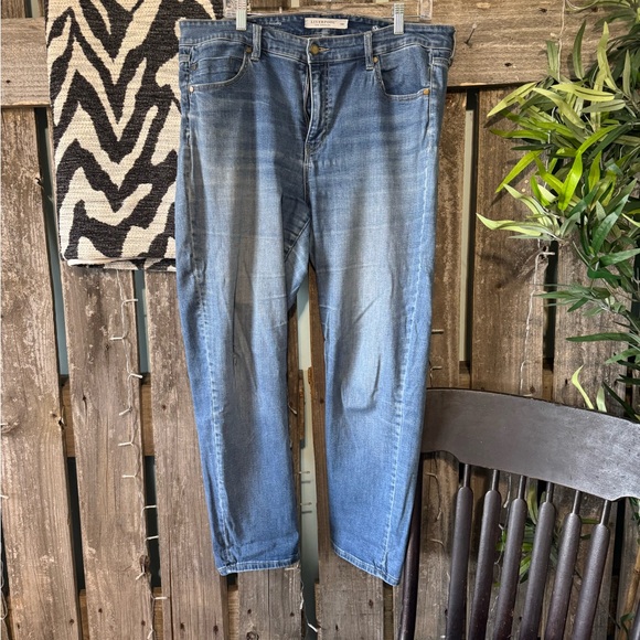 Liverpool Denim - Liverpool Women's Faded Blue Straight Leg Jeans